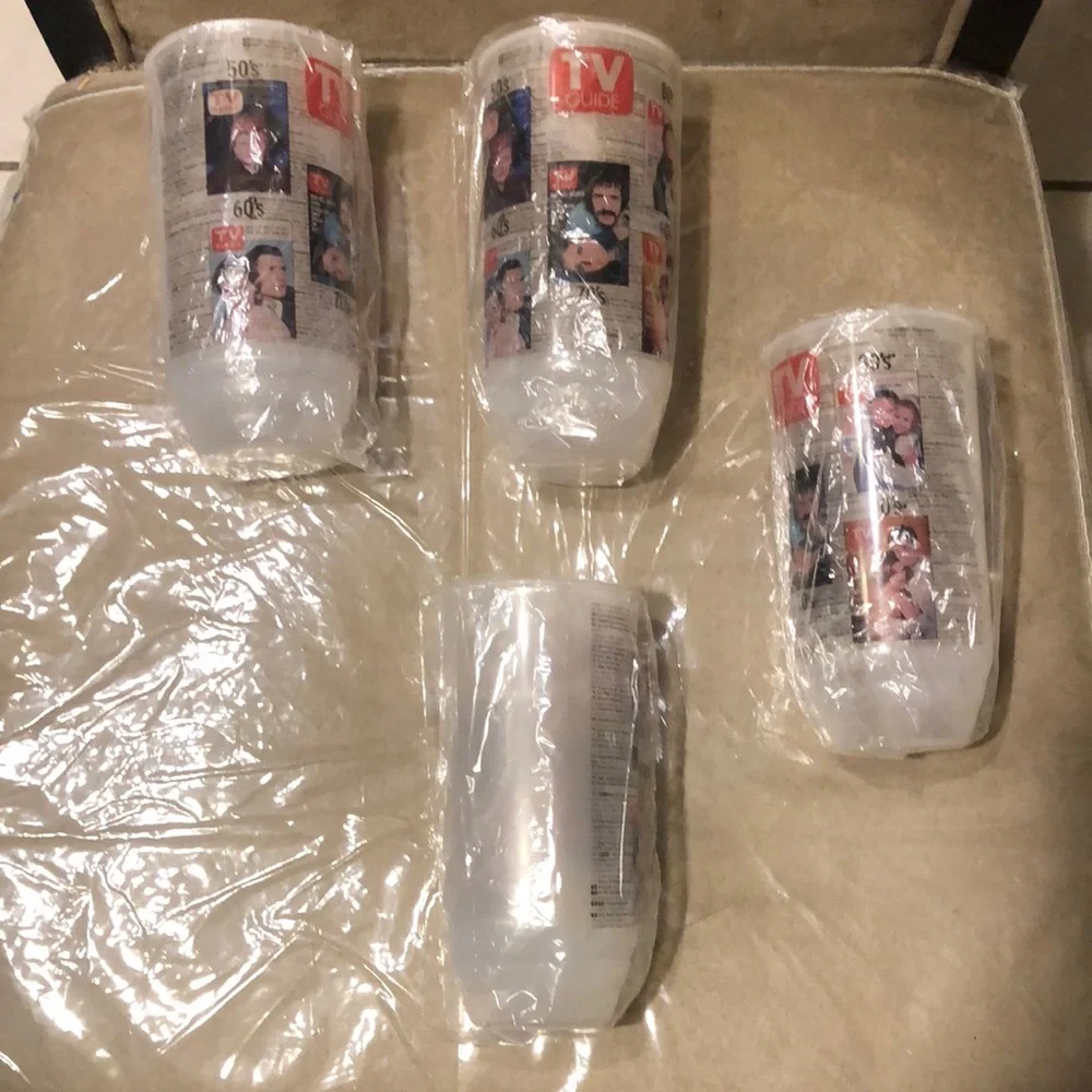 Set of 4 Vintage🎁TV Guide Plastic Tumblers - Picture 1 of 10